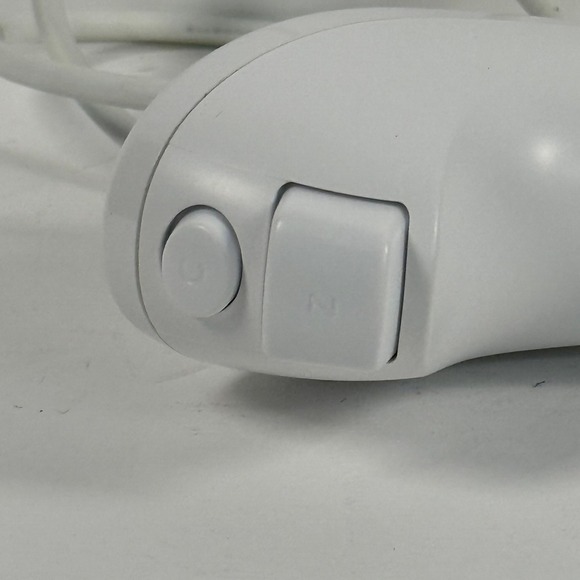 Nintendo Wii Nunchuk Controller White Wired Video Game Console Accessory - Picture 4 of 7